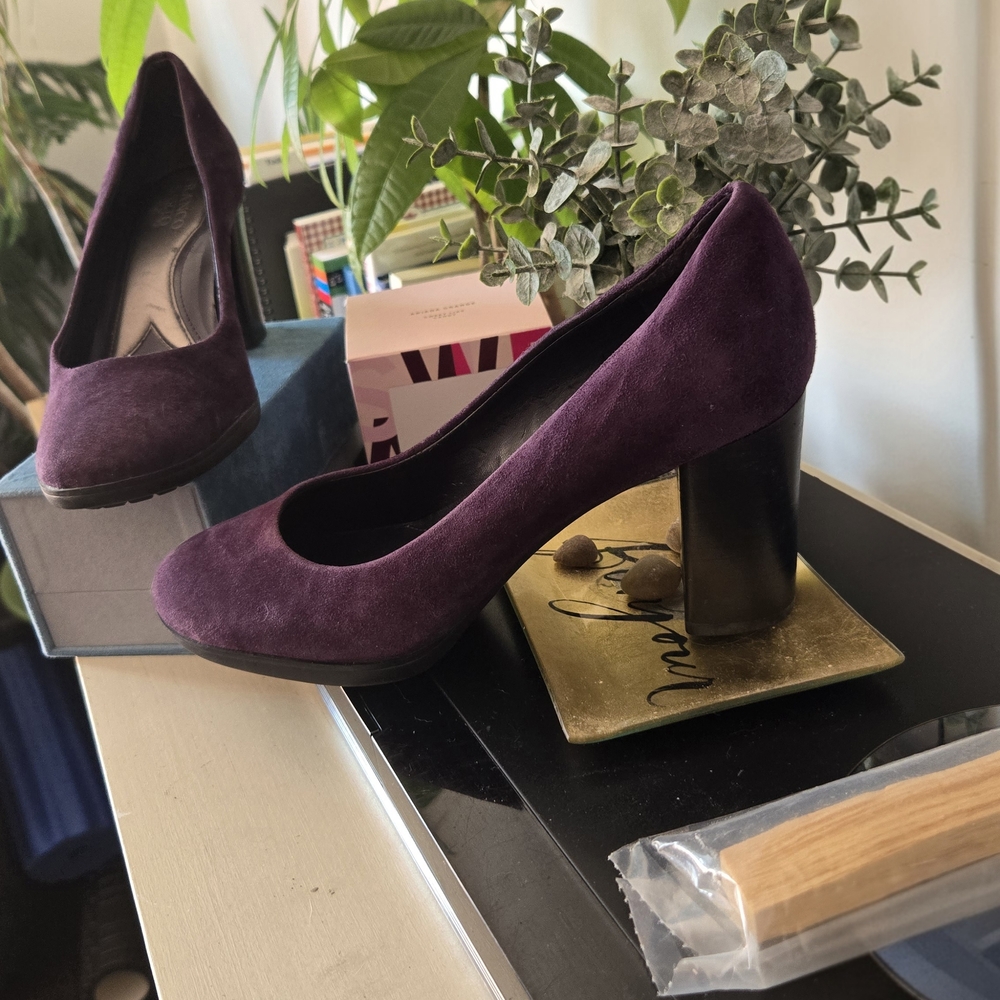 Franco Sarto Deep Purple Suede Heels - Picture 3 of 7